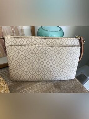 Fossil Tan Logo Patch Clutch